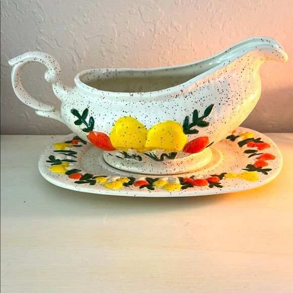 Arnels Mushrooms Antique 2pc Gravy Boat Raised Design Handpainted Made in USA - Picture 1 of 14
